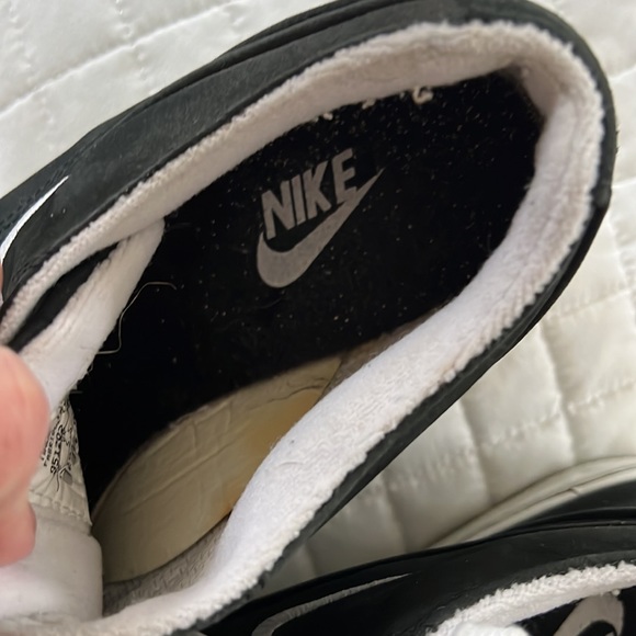 Nikes - Picture 4 of 5